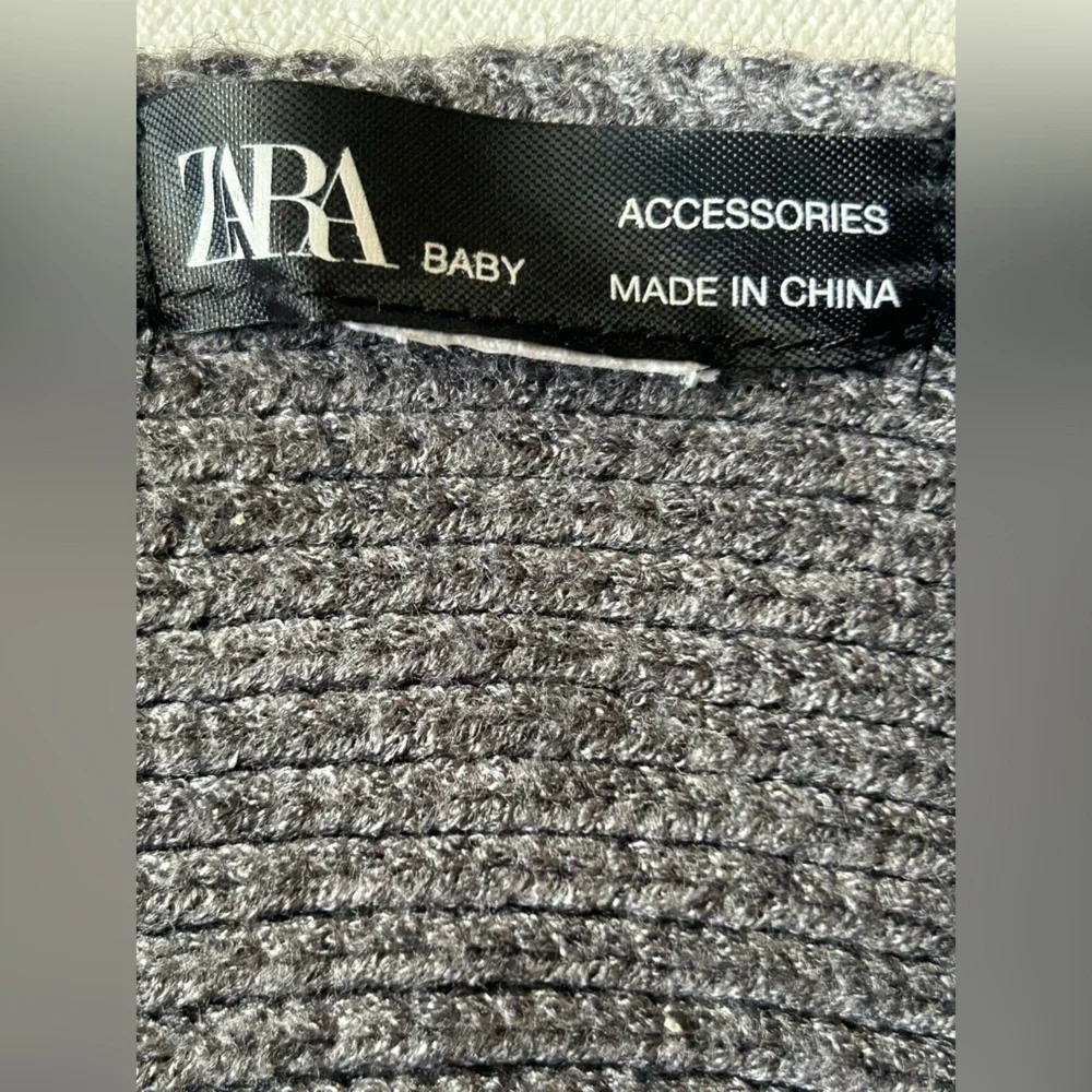 Zara Baby Gray Knit Pom Pom Scarf Faux Fur Pom Cozy Winter Core Toddler
